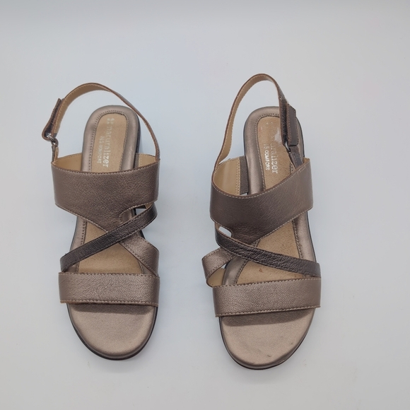 Naturalizer "Tender" sz 7.5 Gold Leather Women's Sandals - Picture 4 of 9